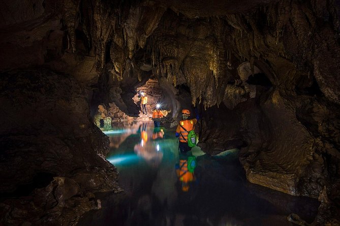 Cha Loi Cave 1 day like Tazan in the Jungle - Lunch in Khe Sung is a useful pause, not a rushed snack