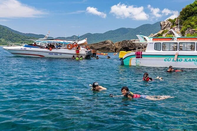 Cham island snorkeling tour - What the private vehicle changes