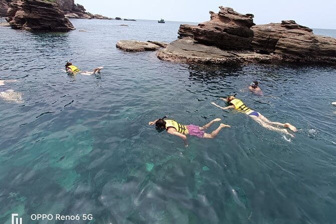 Cham Island: Snorkeling Tour - The wooden boat ride to Cham Island