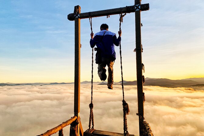 Cloud Hunting and The Glow of Dawn in Da Lat 4:00 - 10:00 AM - The 4:00 AM gamble for a sunrise above the clouds