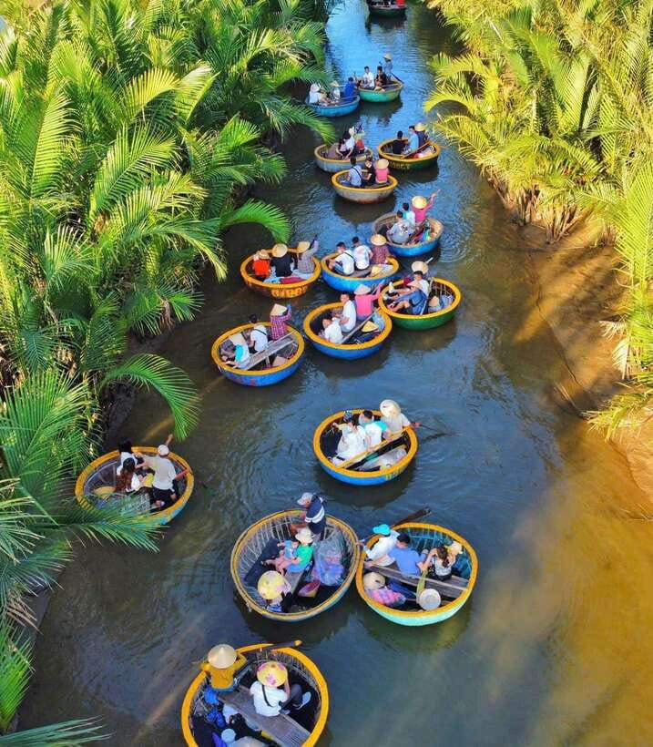 Coconut Boat Hoi An - The spinning basket boat performance