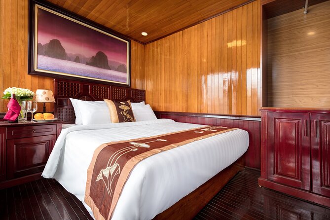 CozyBay Boutique 2D1N Kayak, Swiming ,Titop, Cave, Expressway way - Boarding at Tuan Chau Harbor and settling into the cabin