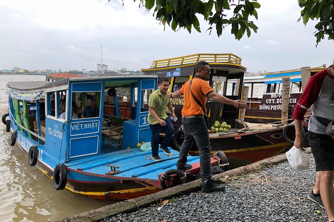 CuChi Tunnels&Mekong Delta-Boat,TukTuk,Coconut Village SmallGroup - The long transfer to My Tho