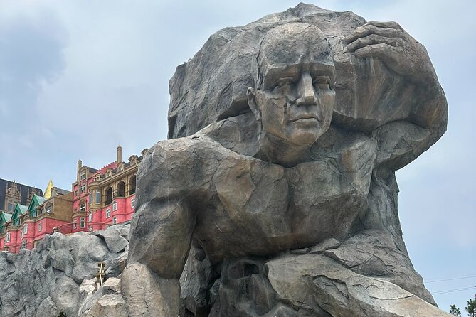 DA NANG Ba Na Hills, Golden Bridge & Cable Cars PRIVATE TOUR - Who should book this Ba Na Hills tour?