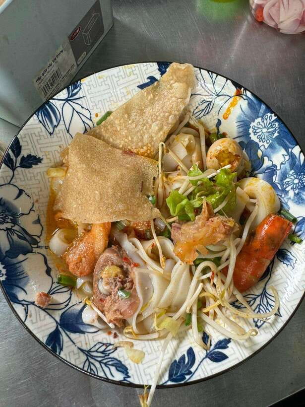 Da Nang City Street Food Private Tour With Local Students - The student guides are part of the experience