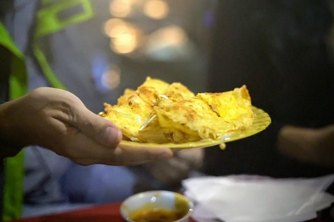 Da Nang Evening Food Tour - What Anh adds to the meal