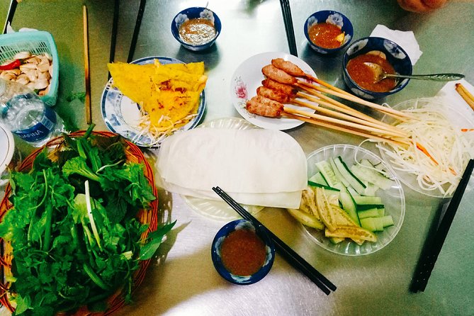 Da Nang Food Tour by Motorbike - Finishing with Nhau-style dinner