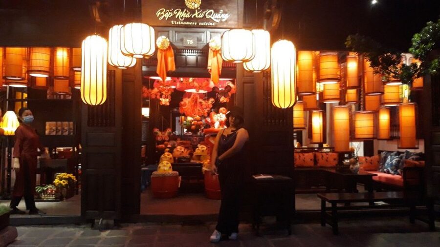 Da Nang/Hoi An: Coconut Village Boat and Hoi An City Tour - Casting nets and seeing village life