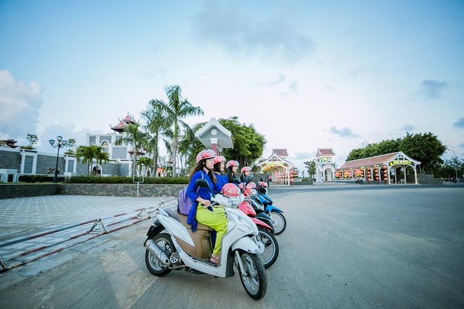Da Nang Night Motorbike Tour & River Cruise Riding By Lady Rider - Meeting your rider and setting off