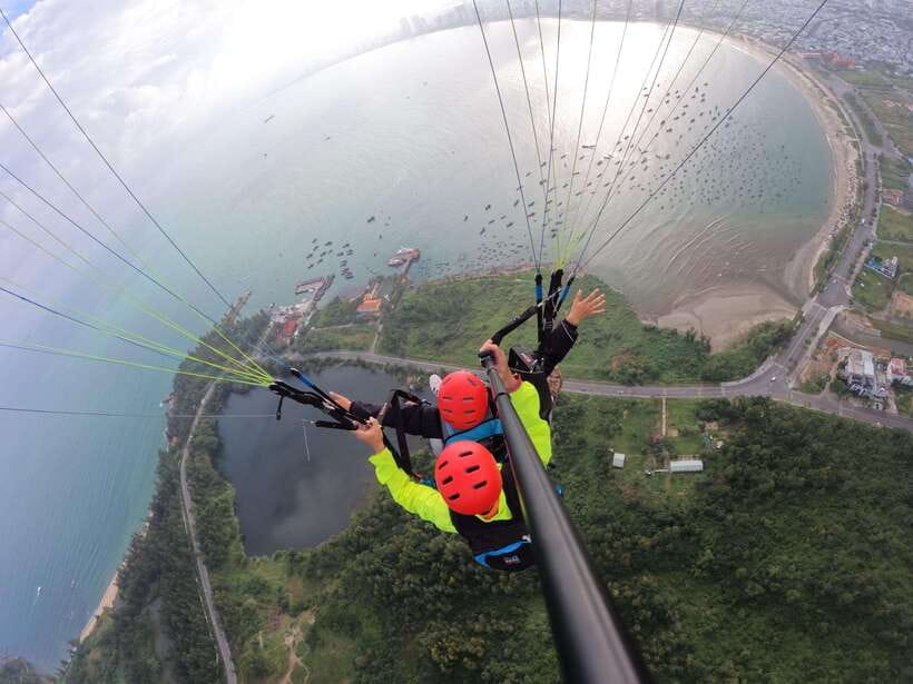 Da Nang Private paragliding experience on Monkey Mountain - Flying from Son Tra’s 600-meter launch point