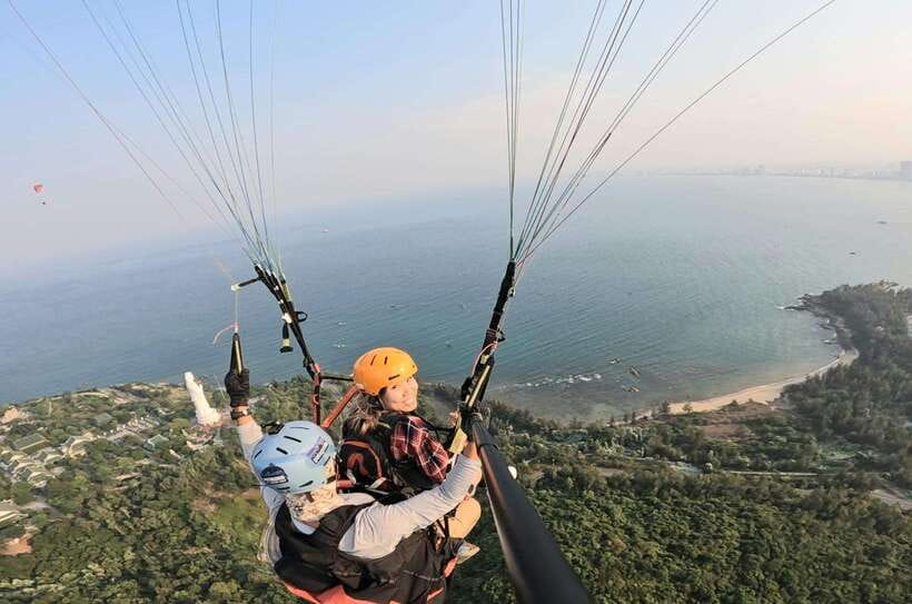 Da Nang Private paragliding experience on Monkey Mountain - The important seasonal weight rule