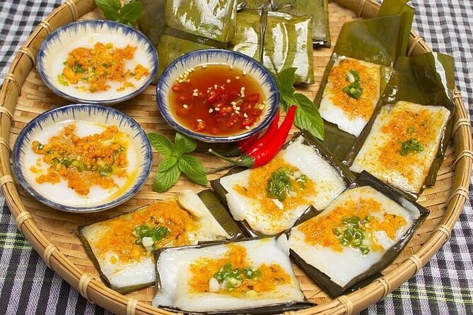 Da Nang Street Food Private Tour With Local Students - Dragon Bridge: a useful pause between dishes