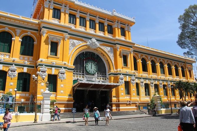 Daily Small Group Tour to Saigon City and Cu Chi Tunnels - Entering the Cu Chi Tunnels