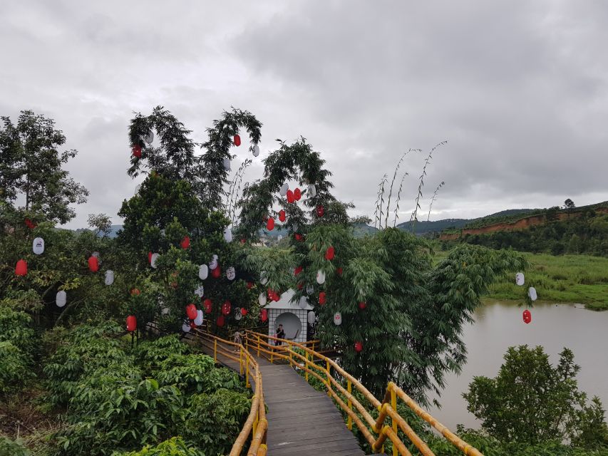 Dalat: Countryside Tour with Silk Village & Elephant Falls - A half-hour walk at Pink Grass Hill