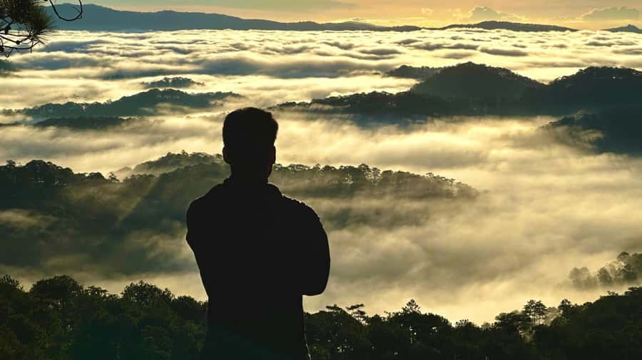 Dalat: Sunrise Trekking and Cloud Hunting experience - Sunrise over Tuyen Lam Lake