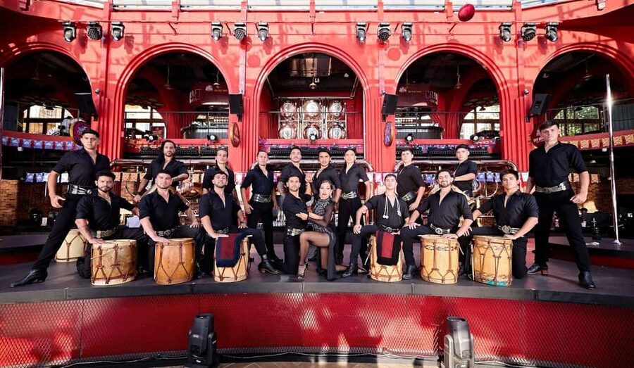 Dinner with Symphony Show And Firework Of Kiss Of The Sea - Music and dancing from 20:15 to 21:00
