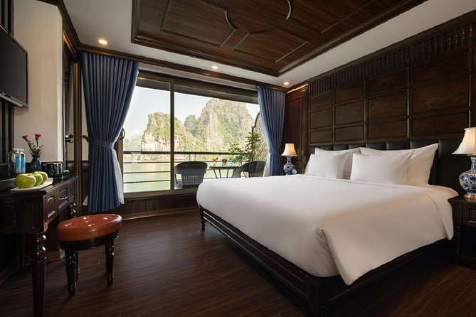 Doris Cruise 5 star cruise 3 days visiting Halong - Lan Ha Bay - The group size and the possible ship change