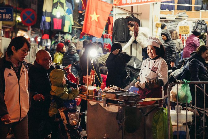 Drinks & Bites in Hanoi Private Tour - A quieter temple stop at Tien Ha