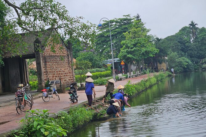 Duong Lam Village & Ba Vi National Park Jeep Tour From Hanoi - Why the small group improves the day