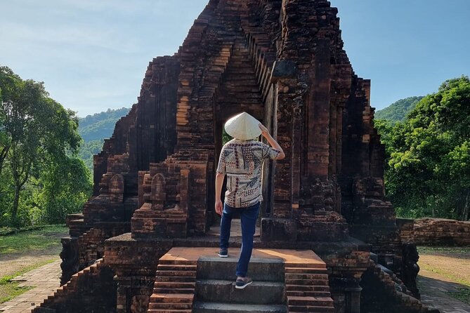 Early My Son tour/transfer and tour start from 8 a.m - What the private guide adds