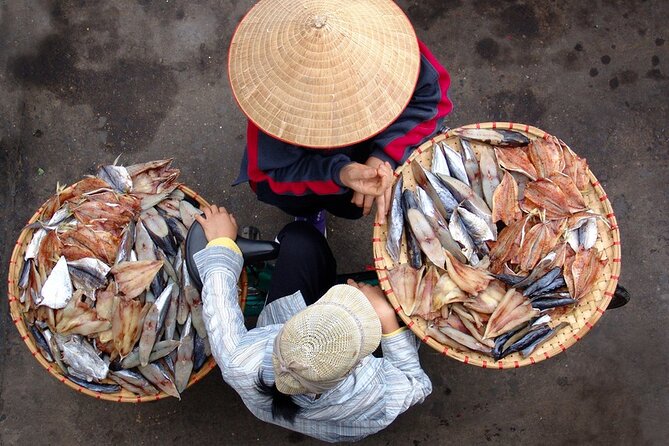 Eat Like a Local: Hanoi Street Food Adventure - Dong Xuan Market: a practical start among local food sellers