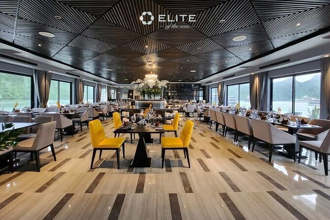 Elite of The Seas - Unique Luxury 3 Days Cruise in Halong & Lan Ha Bay - Day three: One last bay outing before lunch