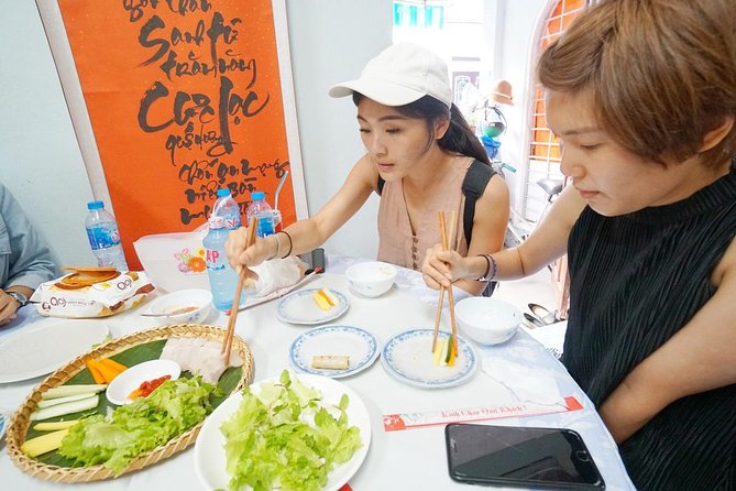 Evening Walking Food Tour, folk game and lantern boat - Why an evening food walk suits Hoi An
