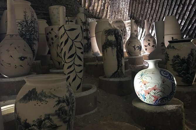 Explore Bat trang village & Ceramics factories with local guide - Who will get the most from this Bat Trang tour