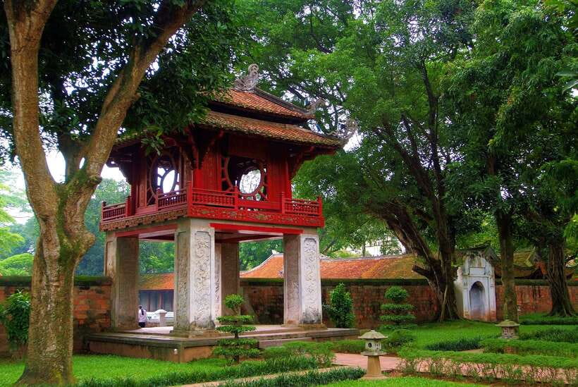 Explore Hanoi Old City By Cycling Tour With Small Groups - West Lake, Tran Quoc Pagoda, and Truc Bach Lake