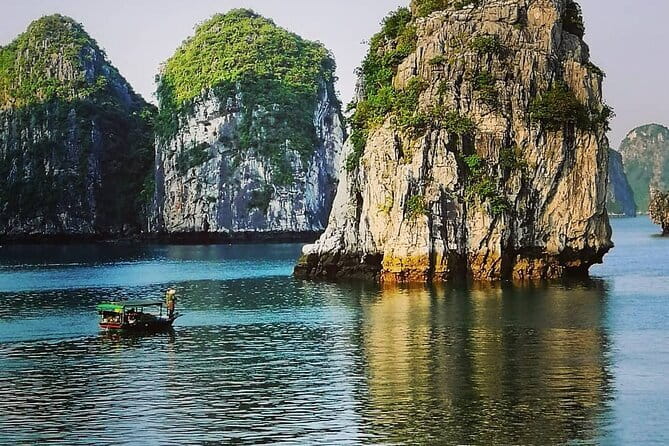 From Hanoi: 1-Day Halong 5-Star Cruises with Big & Small Groups - Hang Luon and the optional kayak