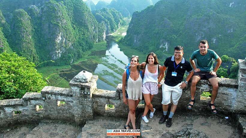 From Hanoi: 1-Day Ninh Binh Highlights Tour with Lunch - A Vietnamese buffet with 20 or more dishes