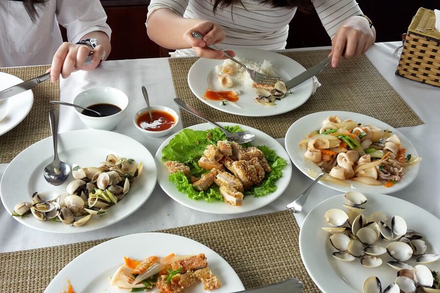From Hanoi: 2-Day & 1 Night Halong Bay Tour - Luon Cave by kayak or bamboo boat