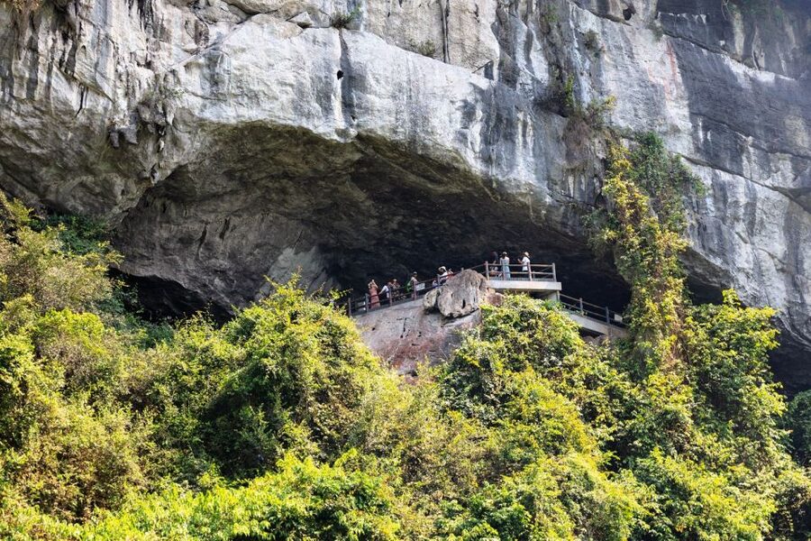 From Hanoi: 2-Day Ha Long Bay Tour with Ninh Binh and Cruise - Lunch in Ninh Binh keeps the schedule moving