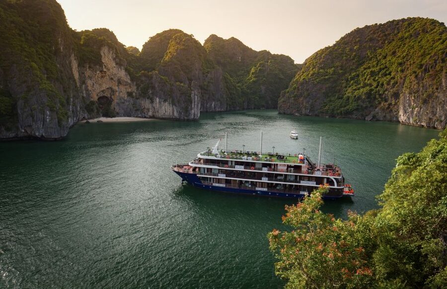 From Hanoi: 2-Day Halong and Lan Ha Bay La Pandora Cruise - Lan Ha Bay and the quiet water around Ong Cam