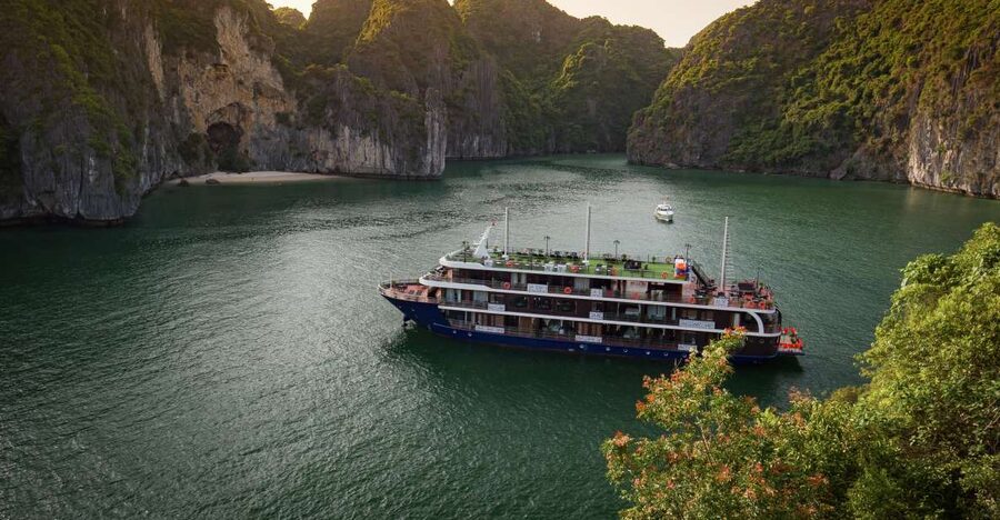 From Hanoi: 2-Day Halong and Lan Ha Bay La Pandora Cruise - Boarding La Pandora and settling into the bay