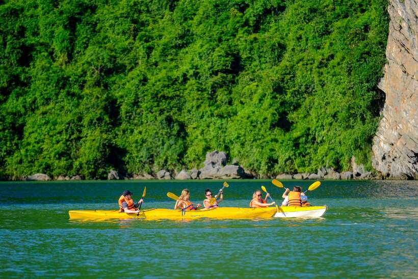 From Hanoi: 2-Day Halong Sapphire Cruise with Balcony Cabin - Early Tai Chi and the trip to Dark and Bright Cave