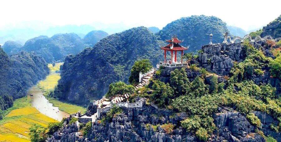 From Hanoi: 2-Day Ninh Binh Tour with Ha Long Bay Cruise - Mua Cave and the nearly 500-step climb