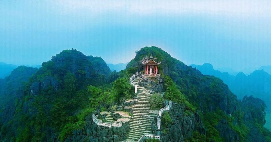 From Hanoi: 2-Day Ninh Binh Tour with Ha Long Bay Cruise - Day one: Hoa Lu and the story of Vietnam’s early capital