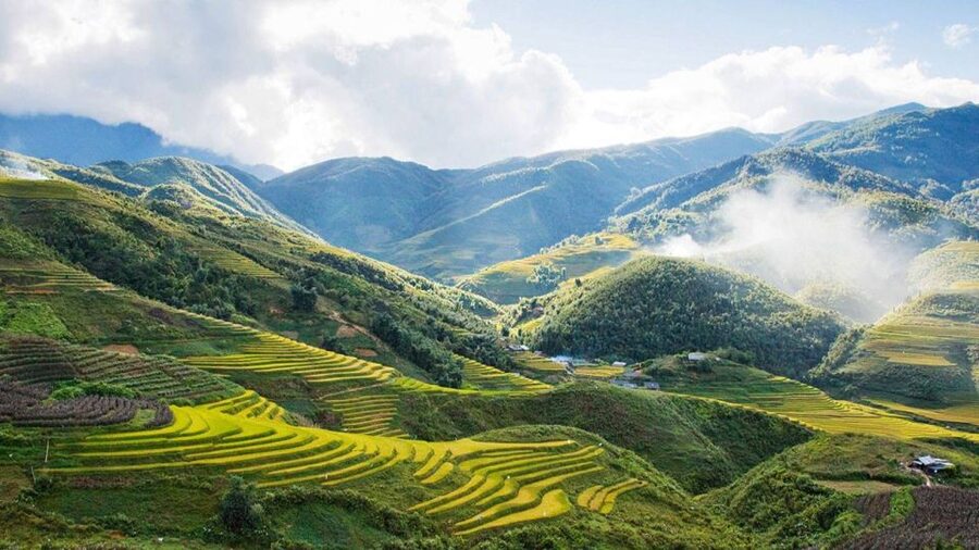 From Hanoi: 2-Day Overnight Sapa Tour by Limousine - Six hours from Hanoi to Sapa