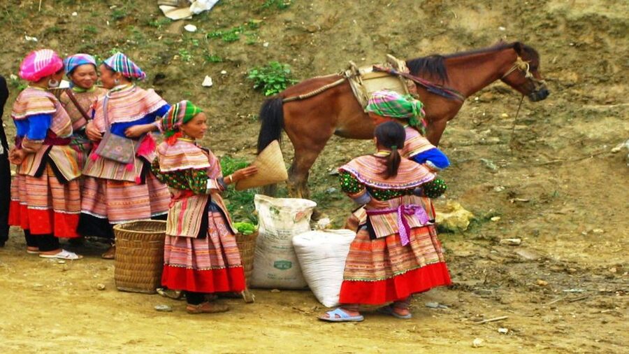 From Hanoi: 2-Day Overnight Sapa Tour by Limousine - What to pack for the nine-kilometer walk
