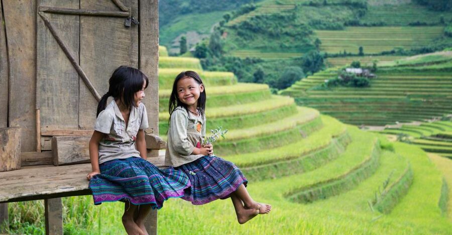 From Hanoi: 2-Day Sapa Cultural Exchange Tour with Homestay - From Hanoi to Sapa by sleeping bus