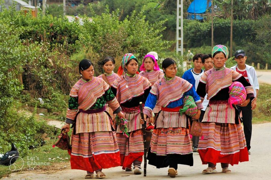 From Hanoi: 2-Day Sapa-Fansipan Peak & Trek & Ha Giang Bus - Reaching Fansipan by cable car