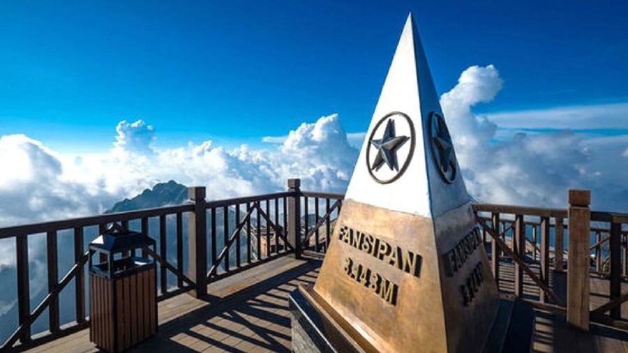 From Hanoi: 2-Day Sapa Limo Bus Tour & Fansipan Peak Visit - The six-hour road to Sapa