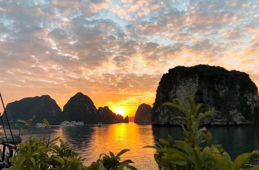 From Hanoi: 3-Day and 2-Night Cruise Stay at Bai Tu Long Bay - Thien Canh Son Cave and the first afternoon
