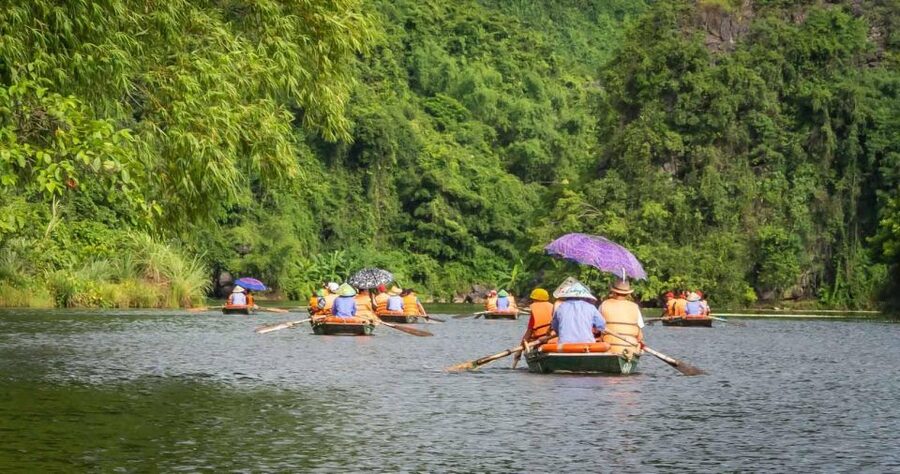 From Hanoi: 3-Day Luxury Tour Ninh Binh & Ha Long Bay Cruise - Who should book this three-day route