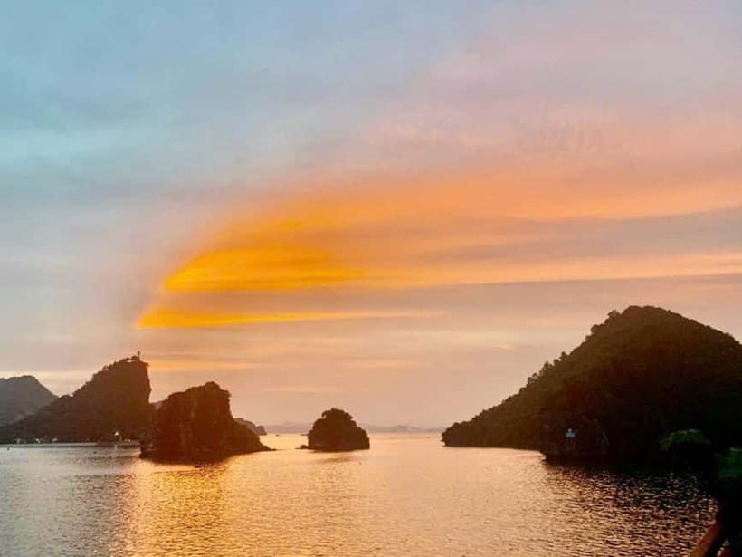 From Hanoi : 4-day Ninh Binh-Halong Bay Cruise with Balcony - Food, transport, and the real value
