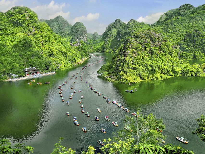 From Hanoi: Bai Dinh, Trang An, and Mua Cave Full-Day Tour - A Vietnamese lunch between major stops