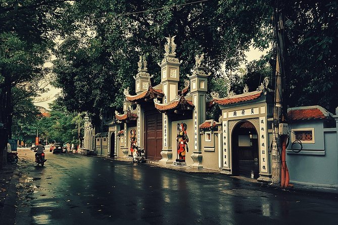 From Hanoi: Full-Day City Tour with Hoa Lo Prison |Optional Lunch - Optional Vietnamese lunch for 200,000 VND