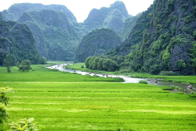 From Hanoi: Full-Day Ninh Binh Highlights Small Group Tour - Mua Cave and the 500-step test