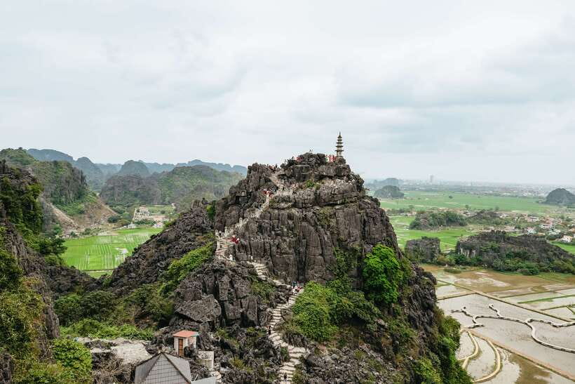 From Hanoi: Full-Day Ninh Binh Highlights Small Group Tour - Tam Coc by sampan boat